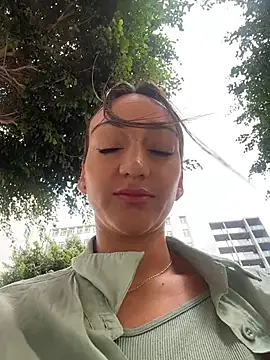 Ninabigtitied online show from 12/16/25, 12:43