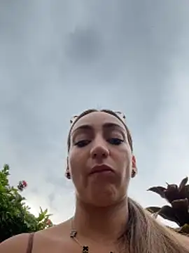 Ninabigtitied online show from 02/15/26, 09:11