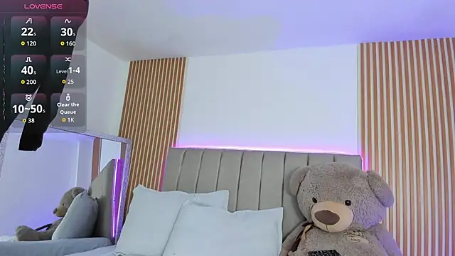 naishaa  online show from 10/01/25, 06:58