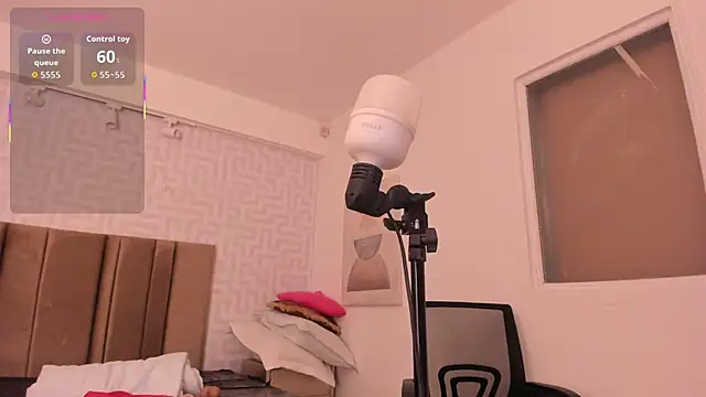 naishaa  online show from 02/24/26, 06:50