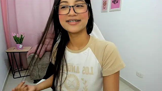 Snapshot of SeraphineCute chatting on 09/30/25, 07:19 SeraphineCute online show from 09/30/25, 07:19