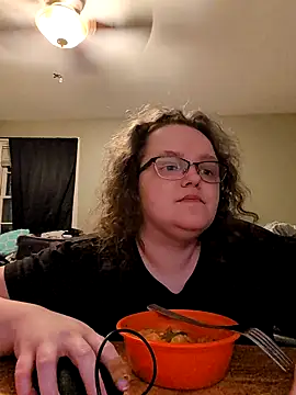 Snapshot of TheMistyPrice chatting on 10/09/25, 11:30 TheMistyPrice online show from 10/09/25, 11:30