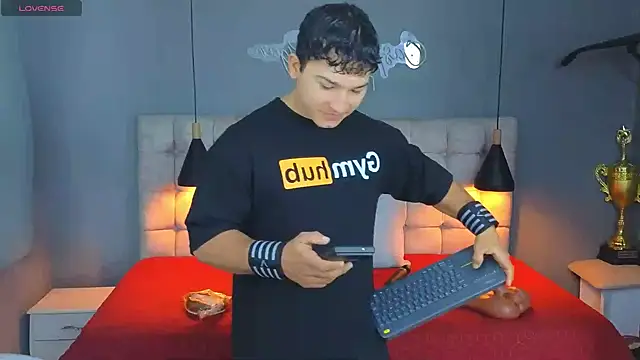 Horny nick18 online show from 10/07/25, 01:08