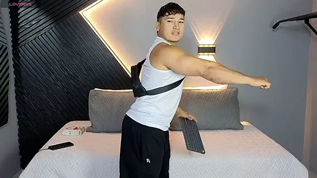 Horny nick18 online show from 02/09/26, 01:37