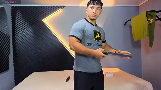 Horny nick18 online show from 03/18/26, 01:25