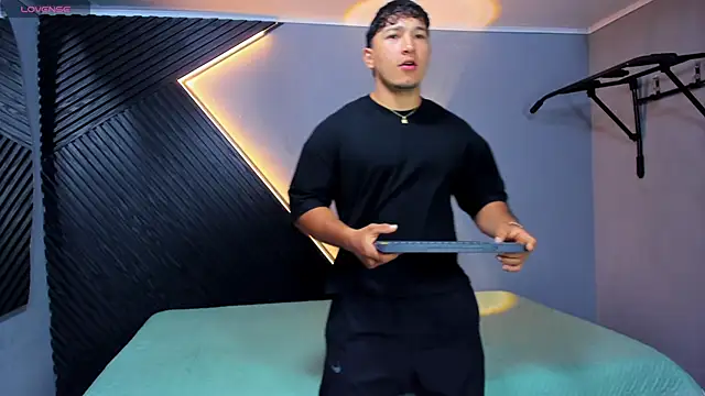 Horny nick18 online show from 03/25/26, 12:44