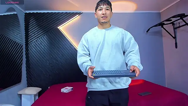 Horny nick18 online show from 03/30/26, 01:12