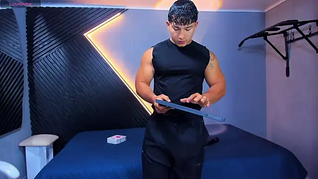 Horny nick18 online show from 04/08/26, 11:32