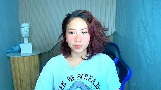 Snapshot of valentina_r_ chatting on 10/11/25, 03:17 valentina r online show from 10/11/25, 03:17