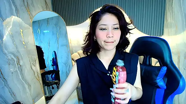 valentina r  online show from 11/29/25, 03:20