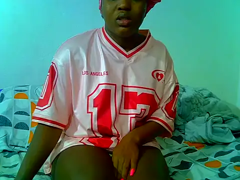 SweetHoney21  online show from 06/11/26, 05:38