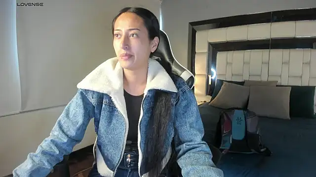 Adhara7 online show from 10/11/25, 08:18