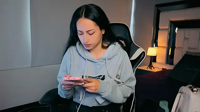 Adhara7 online show from 04/12/26, 07:41