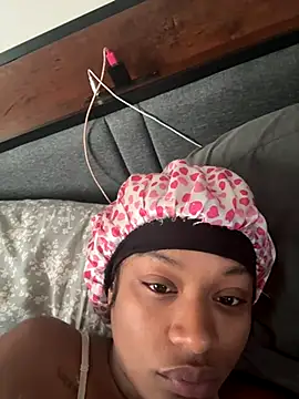 Snapshot of PrettyBabriexox chatting on 11/04/25, 01:21 PrettyBabriexox online show from 11/04/25, 01:21