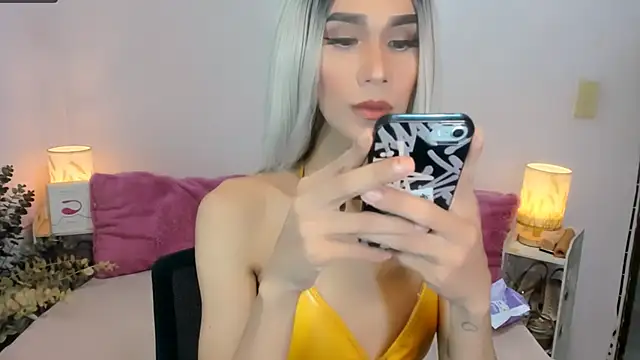 tsmokemachine online show from 11/08/25, 04:23