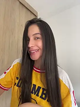 karinasantos  online show from 07/05/26, 08:49
