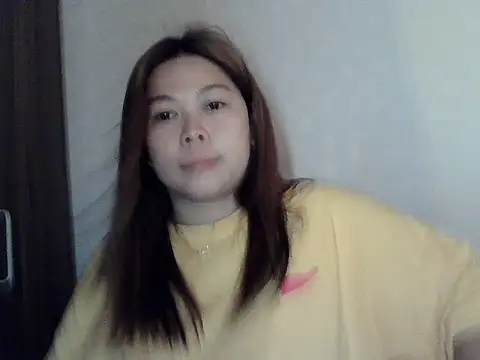 Snapshot of mimi15 chatting on 07/18/26, 11:52 mimi15 online show from 07/18/26, 11:52