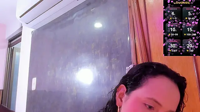 Snapshot of dalia_roses chatting on 05/22/26, 11:54 dalia roses online show from 05/22/26, 11:54