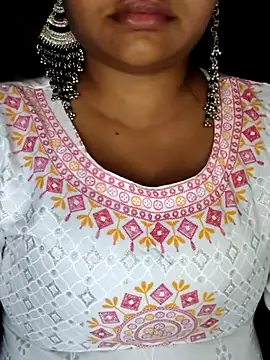 monika 555 online show from 11/07/25, 10:37