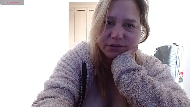 Snapshot of haashkyo chatting on 04/25/26, 01:41 haashkyo online show from 04/25/26, 01:41