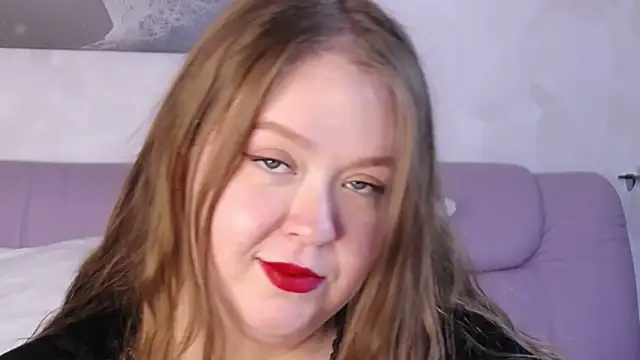 Snapshot of BettiBell chatting on 10/12/25, 07:24 BettiBell online show from 10/12/25, 07:24