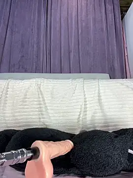 Snapshot of Rinamay_ chatting on 09/20/25, 11:39 Rinamay online show from 09/20/25, 11:39