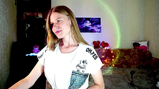 Snapshot of Luntryy chatting on 09/11/25, 09:20 Luntryy online show from 09/11/25, 09:20