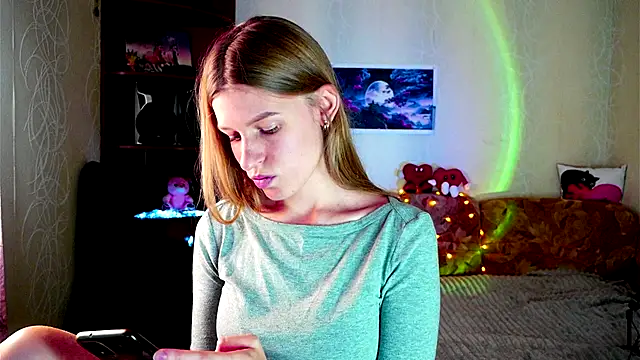 Snapshot of Luntryy chatting on 10/08/25, 08:34 Luntryy online show from 10/08/25, 08:34