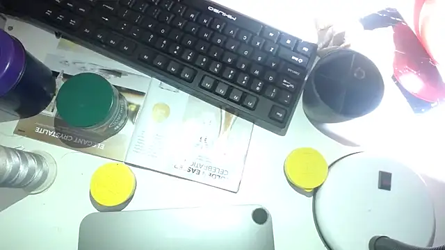 Snapshot of EbonyEssence chatting on 10/31/25, 04:02 EbonyEssence online show from 10/31/25, 04:02