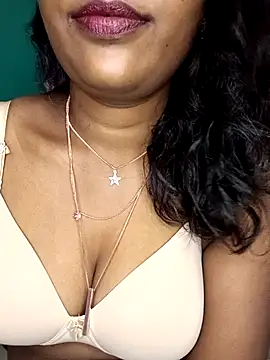 Tamil kavinila online show from 11/06/25, 04:24