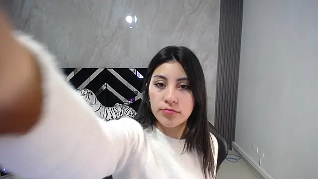 Snapshot of Zoe_Blaze_A chatting on 09/12/25, 12:05 Zoe Blaze A online show from 09/12/25, 12:05