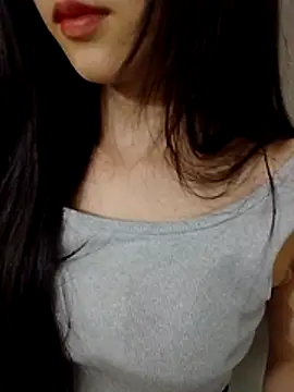 Snapshot of Desi_sara chatting on 05/18/26, 04:07 Desi sara online show from 05/18/26, 04:07