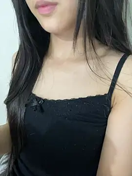 Snapshot of Desi_sara chatting on 06/03/26, 02:44 Desi sara online show from 06/03/26, 02:44