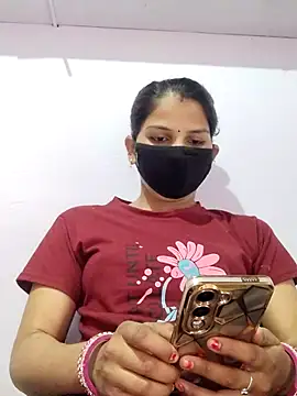 Snapshot of poojam93 chatting on 10/05/25, 01:15 poojam93 online show from 10/05/25, 01:15