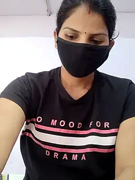 Snapshot of poojam93 chatting on 11/19/25, 02:55 poojam93 online show from 11/19/25, 02:55