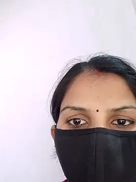 Snapshot of poojam93 chatting on 11/23/25, 03:39 poojam93 online show from 11/23/25, 03:39