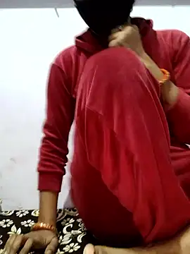 Snapshot of poojam93 chatting on 11/24/25, 01:22 poojam93 online show from 11/24/25, 01:22