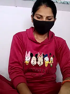 Snapshot of poojam93 chatting on 11/25/25, 04:01 poojam93 online show from 11/25/25, 04:01