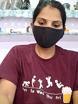 Snapshot of poojam93 chatting on 12/05/25, 03:04 poojam93 online show from 12/05/25, 03:04