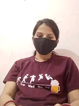 Snapshot of poojam93 chatting on 02/13/26, 08:10 poojam93 online show from 02/13/26, 08:10