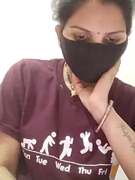 Snapshot of poojam93 chatting on 02/14/26, 02:14 poojam93 online show from 02/14/26, 02:14