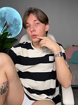 Robby Manson online show from 10/03/25, 01:08