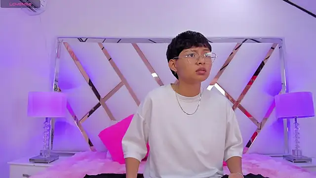 michell  petit  online show from 09/14/25, 12:26