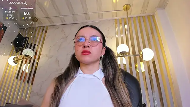 Ariagh  online show from 11/21/25, 07:34