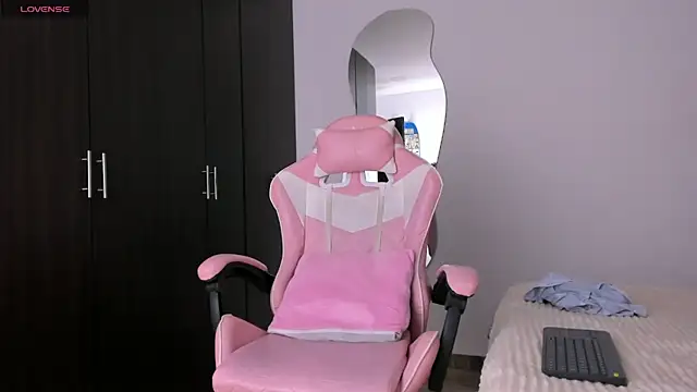 kendal hot01 online show from 03/27/26, 07:13