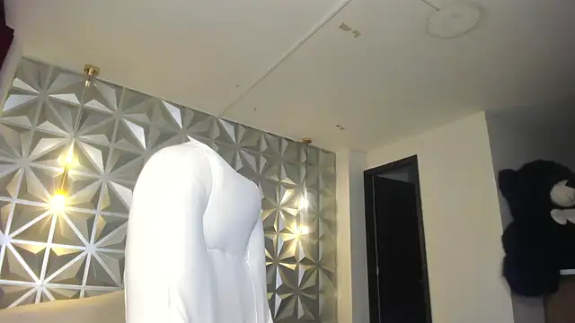 hellen tease online show from 12/19/25, 12:34