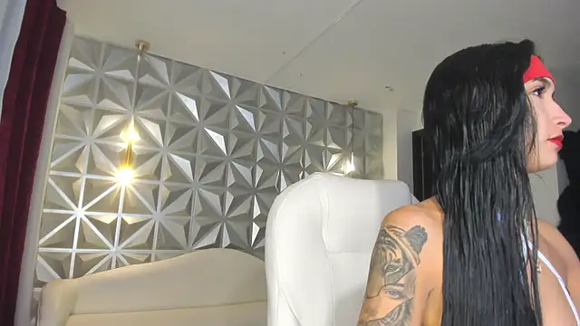 hellen tease online show from 12/22/25, 12:46