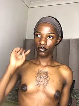 Trans fairy online show from 10/12/25, 09:19