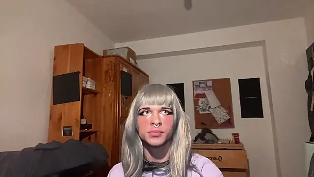 emilydee666 online show from 09/30/25, 09:53