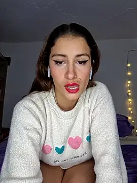 Snapshot of aytanna_torrez chatting on 10/06/25, 08:06 aytanna torrez online show from 10/06/25, 08:06